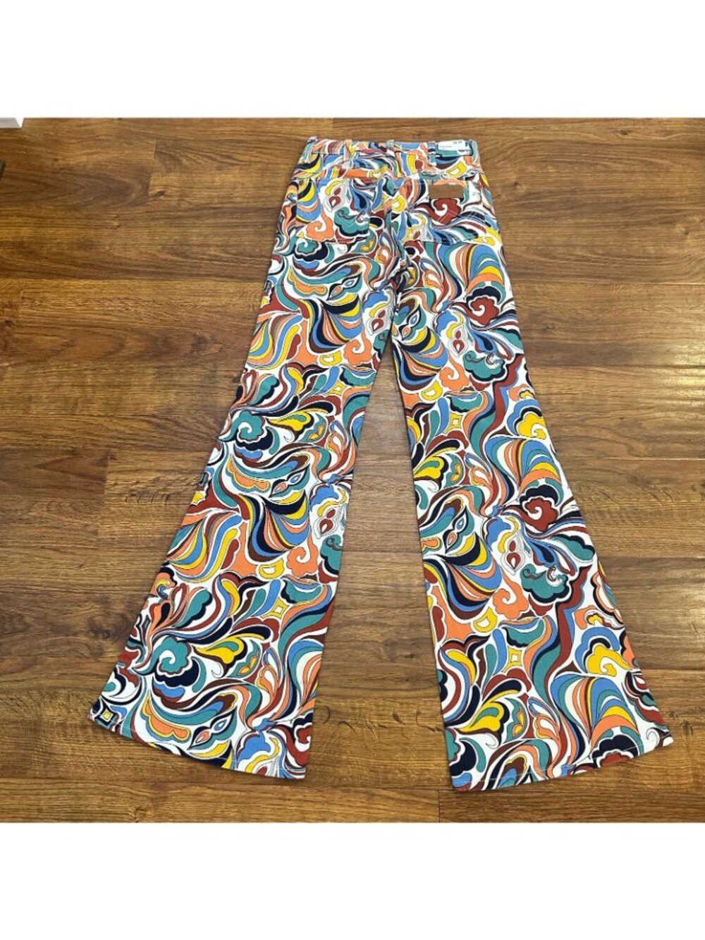 NWT Wrangler High-Rise Printed Flare Jeans in Latigo retro print 24 - Picture 5 of 8